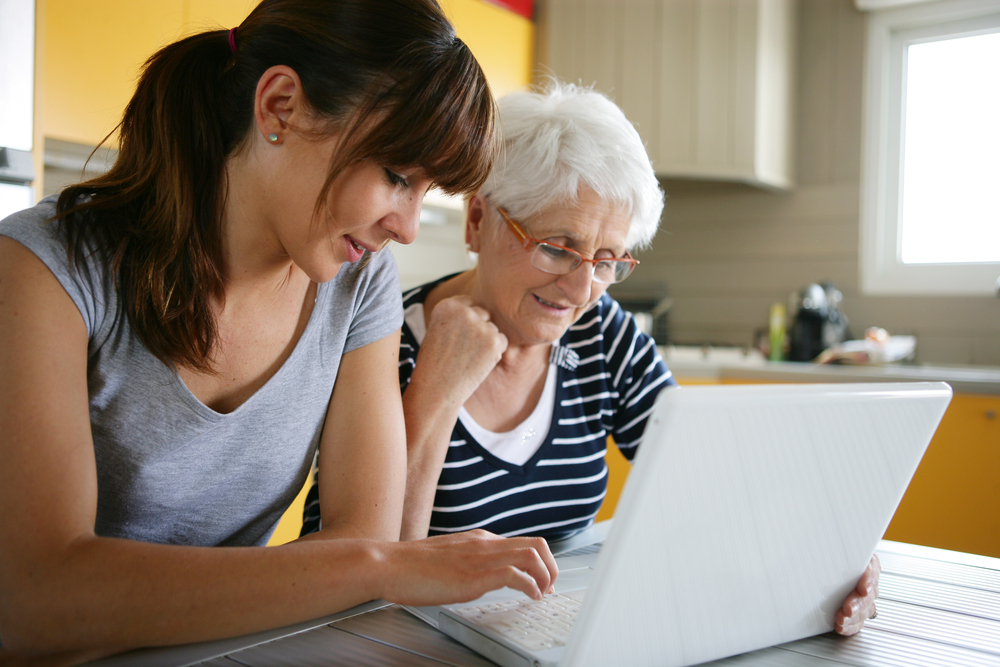 Senioren können sich u.a. online über Sicherheitstipps informieren.